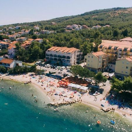 Apartments By The Sea Arbanija, Ciovo - 17332 特罗吉尔 外观 照片