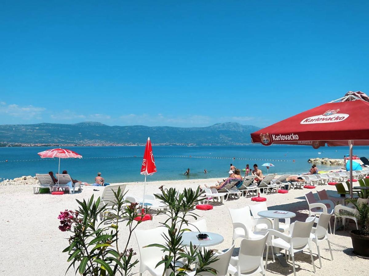 Apartments By The Sea Arbanija, Ciovo - 17332 特罗吉尔 外观 照片