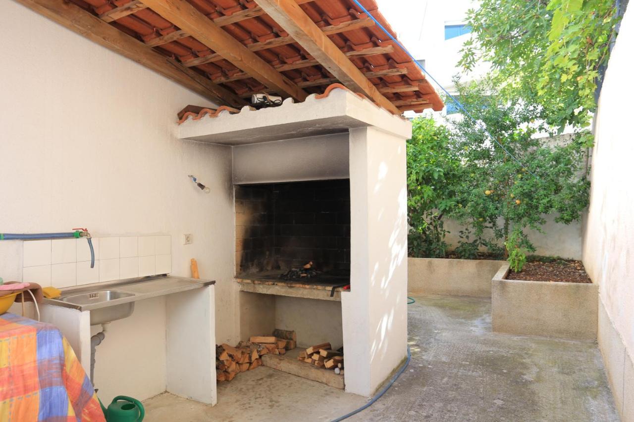 Apartments By The Sea Arbanija, Ciovo - 17332 特罗吉尔 外观 照片