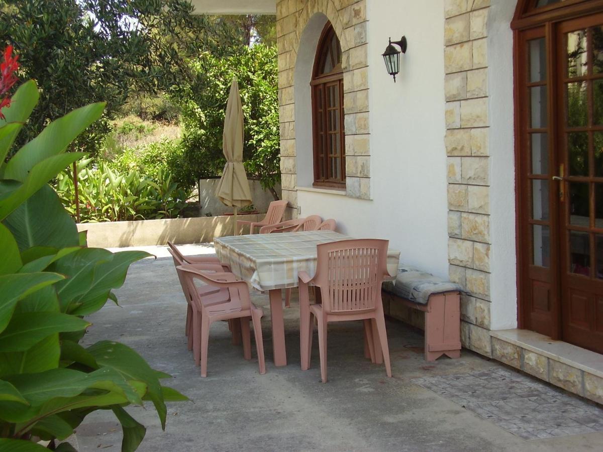 Apartments By The Sea Arbanija, Ciovo - 17332 特罗吉尔 外观 照片