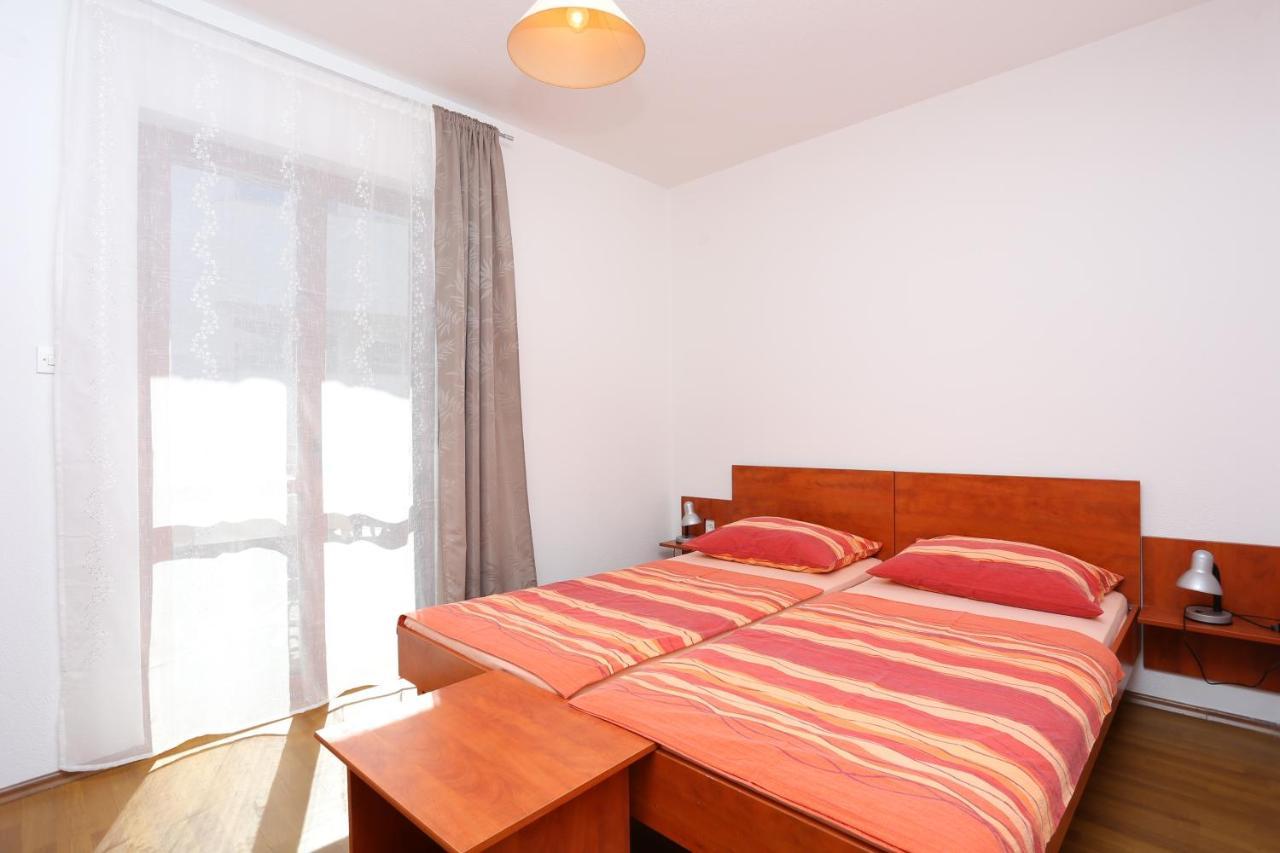 Apartments By The Sea Arbanija, Ciovo - 17332 特罗吉尔 外观 照片