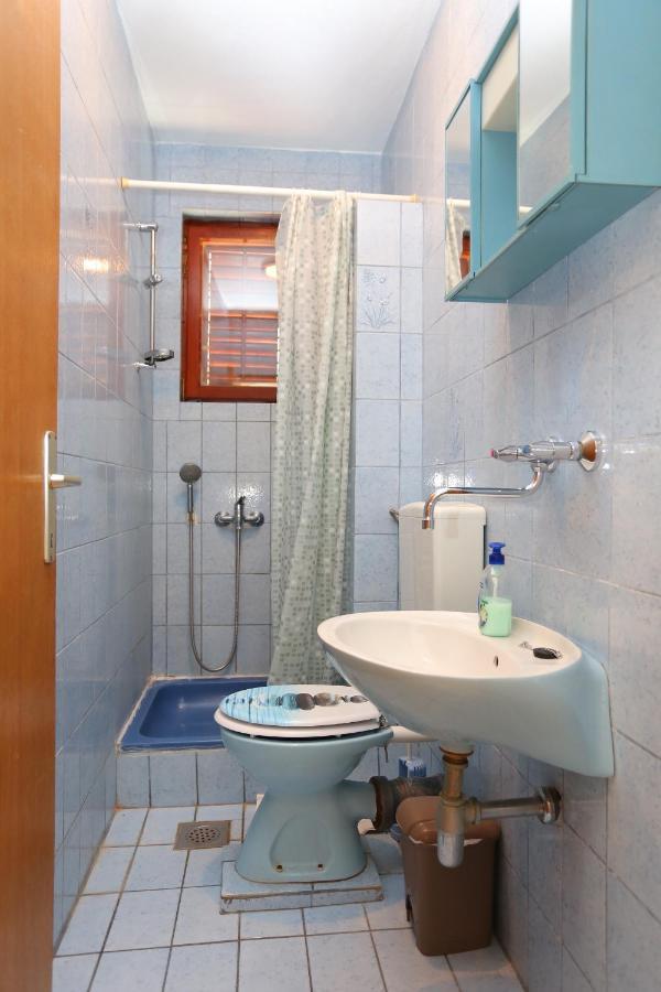 Apartments By The Sea Arbanija, Ciovo - 17332 特罗吉尔 外观 照片